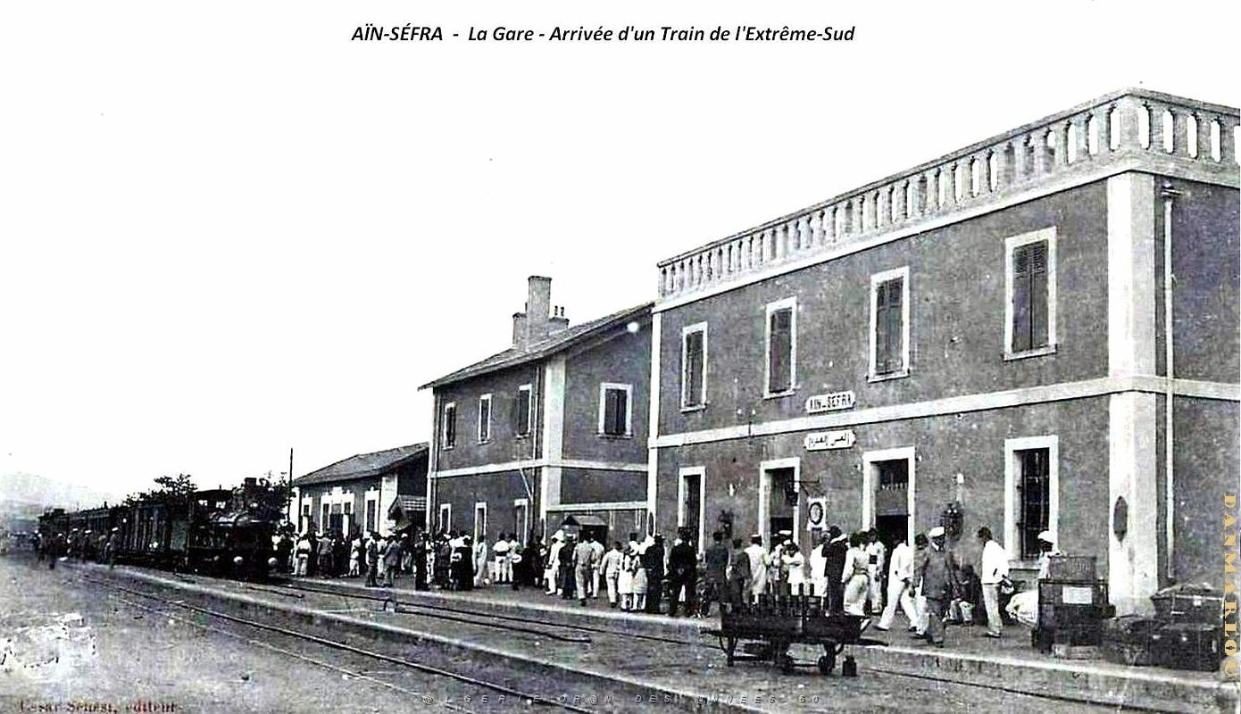 2559- Ain-Sefra - Gare - Arrivee du Train de l'Extreme-Sud.jpg
